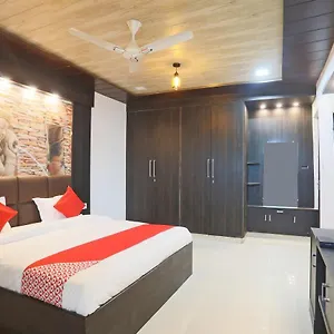 Hotel Oyo 40232 Paradise Mahal